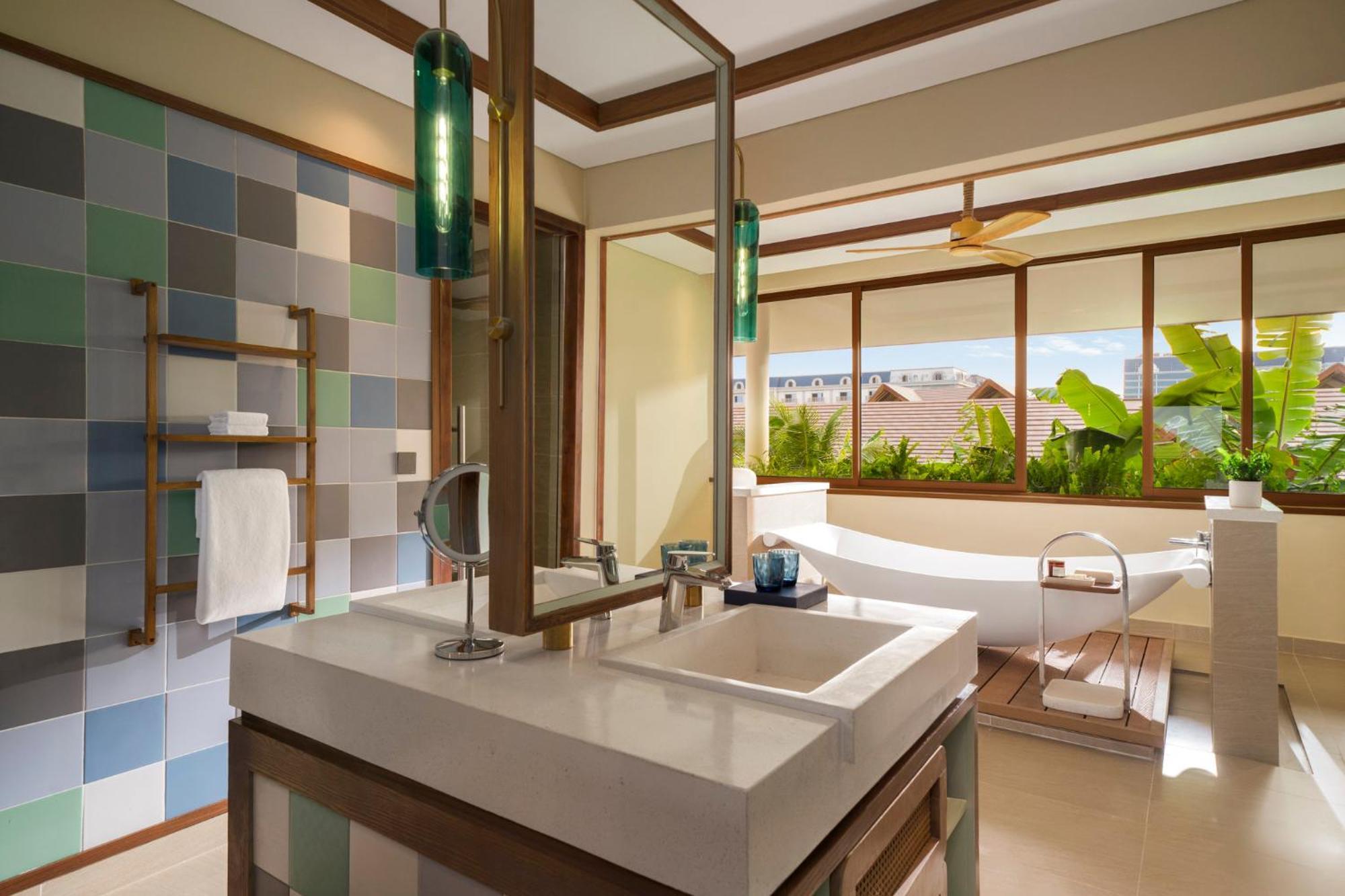 Voco Quang Binh Resort By Ihg 동허이 외부 사진